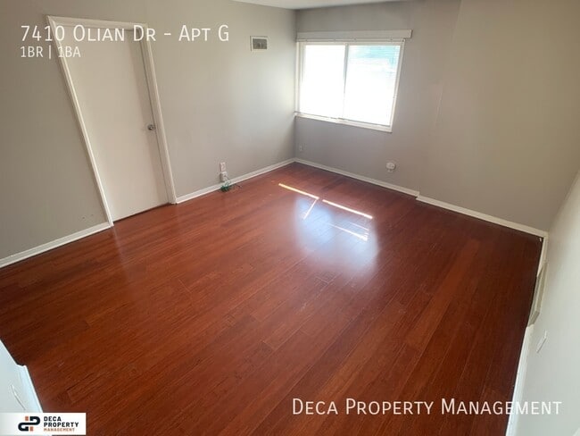 Building Photo - 1 Bedroom Apartment