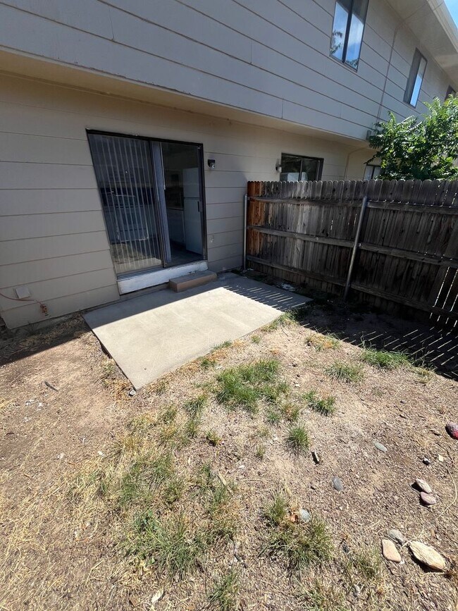 Building Photo - Newly Renovated 2-story Apartment Home | 2...