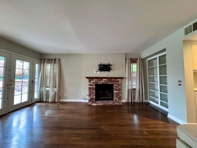 Building Photo - 5 bedroom South Temecula home with a Pool ...