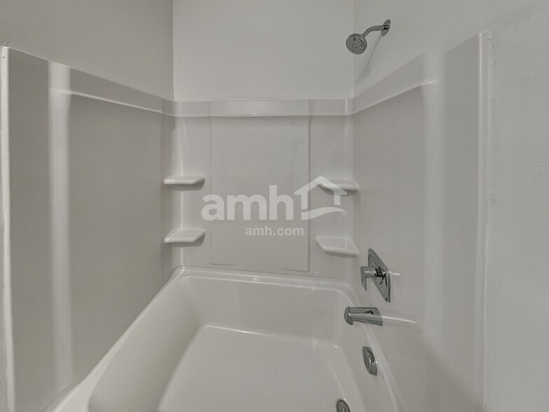 Building Photo - 9611 Harkes Dr