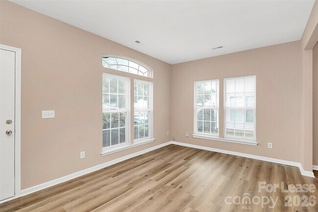 Building Photo - 12260 Jessica Pl