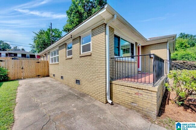 Building Photo - 5321 Crestwood Blvd
