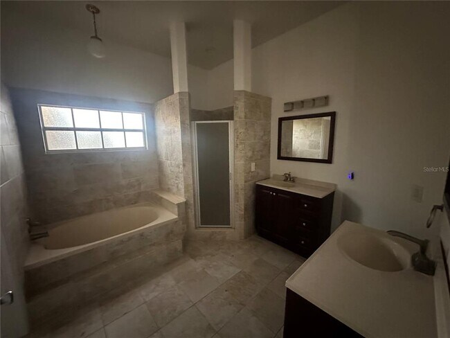 Building Photo - 1002 Shawnda Ln