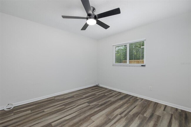 Building Photo - 211 Timberlane Dr