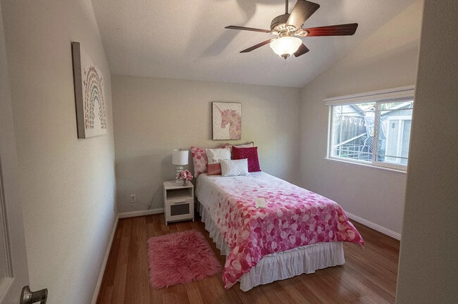 Building Photo - 1915 Washington St