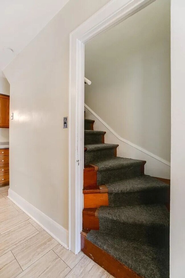 Building Photo - 1164 Randolph Ave