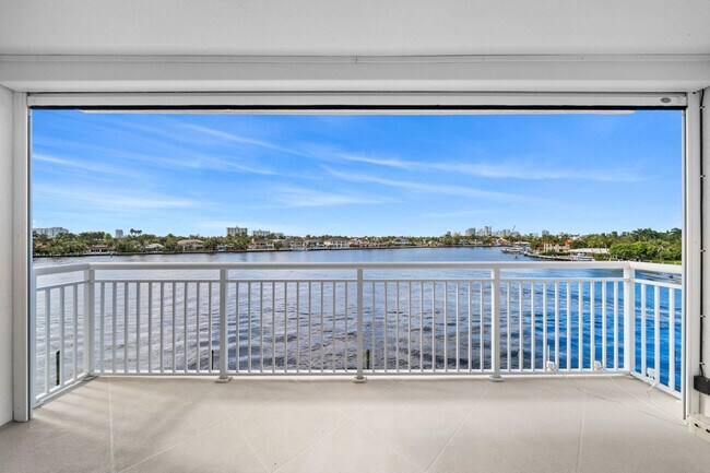 Building Photo - 511 Bayshore Dr