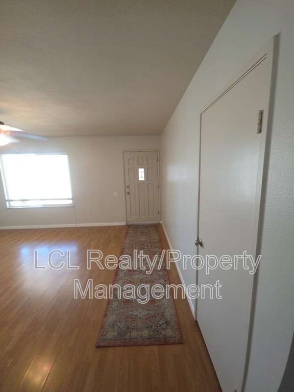 Building Photo - 27670 Boston Dr