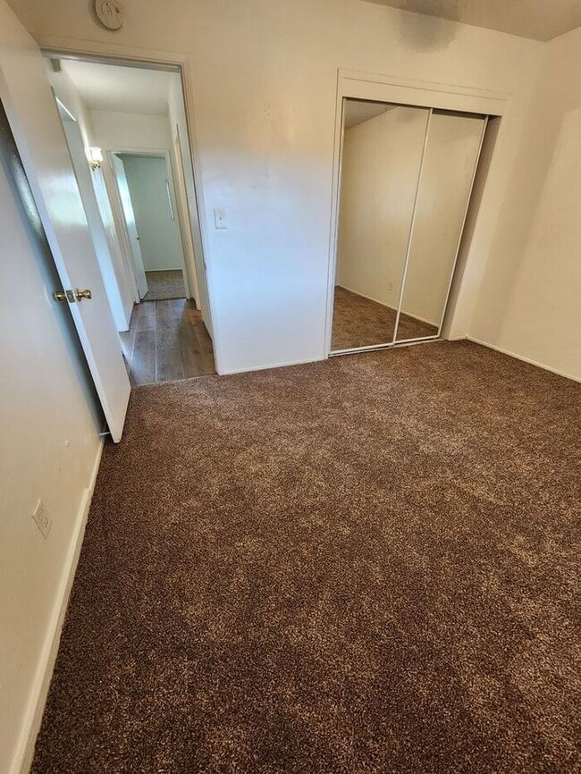 Building Photo - 1 Month FREE!! Gated Community - Spacious 2 bdrm unit in La Mesa