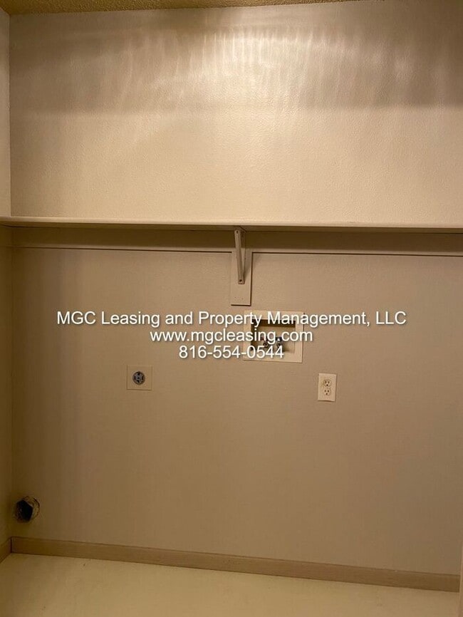 Building Photo - South Gardens Townhomes: 2-bedroom townhome available now in Harrisonville