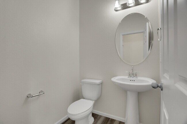 Building Photo - $3,330.95 with $300 off the first month's Rent - 4 Bedrooms, 3.5 Bathrooms, Townhouse in Broomfie...