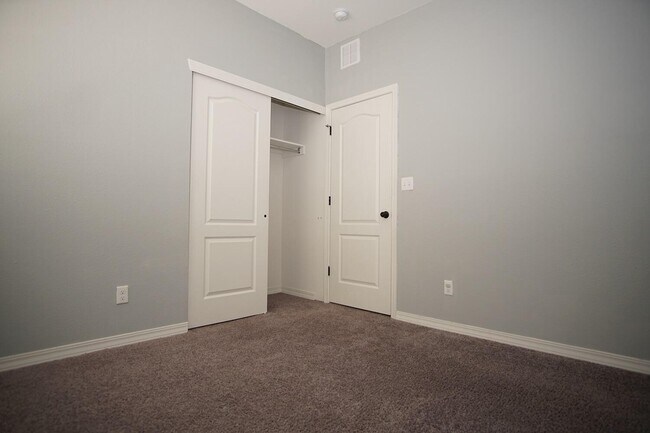 Building Photo - 14221 Peyton Edwards Ave