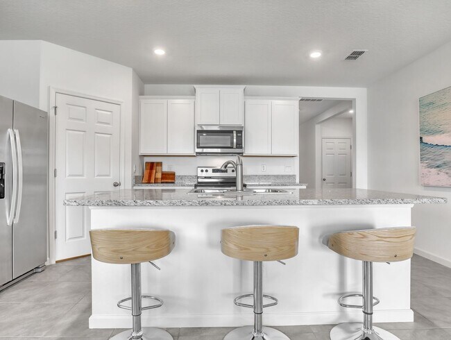 Building Photo - 7418 Tourmaline Dr