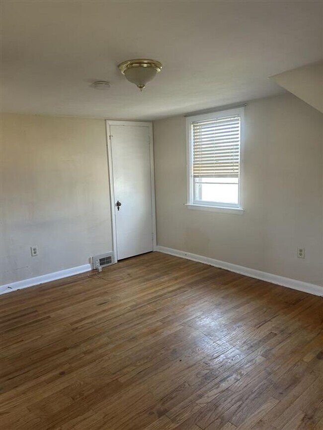 Building Photo - 4 Bedroom home for Rent!! This house is being renovated**