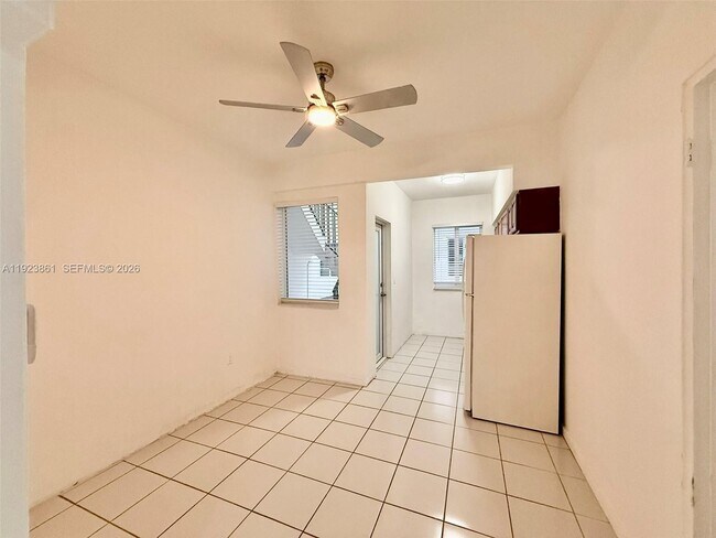 Building Photo - 610 12th St