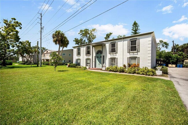 Building Photo - 1330 Snell Isle Blvd NE