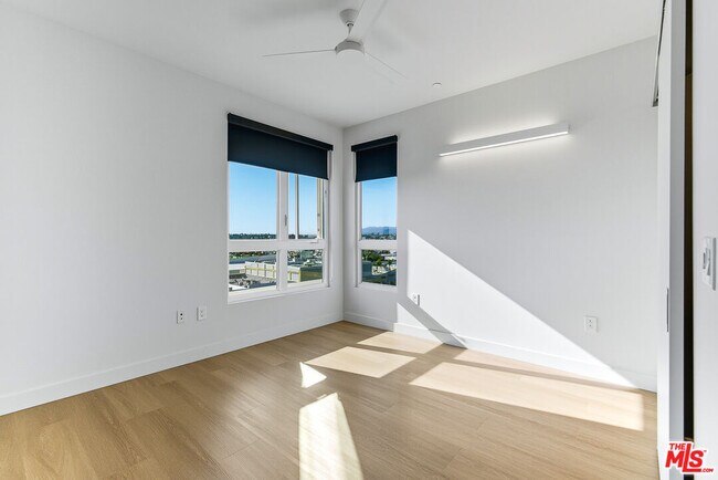 Building Photo - 10601 Washington Blvd