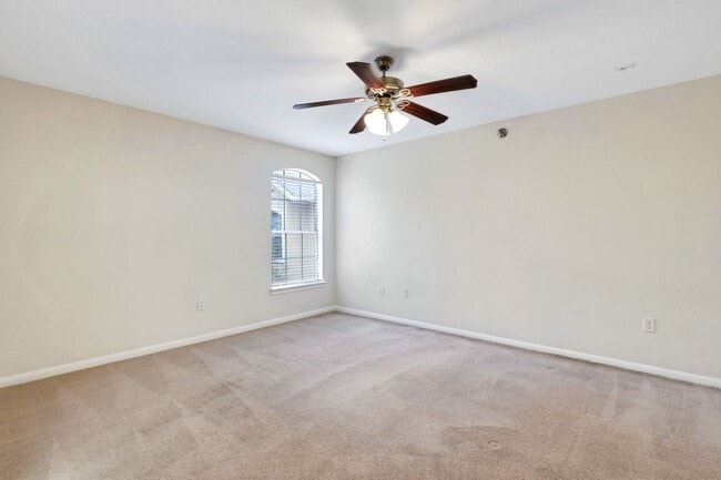 Building Photo - 7323 Snowden Rd