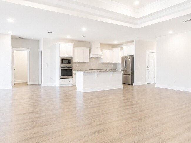 Building Photo - 6242 Jenks Dr