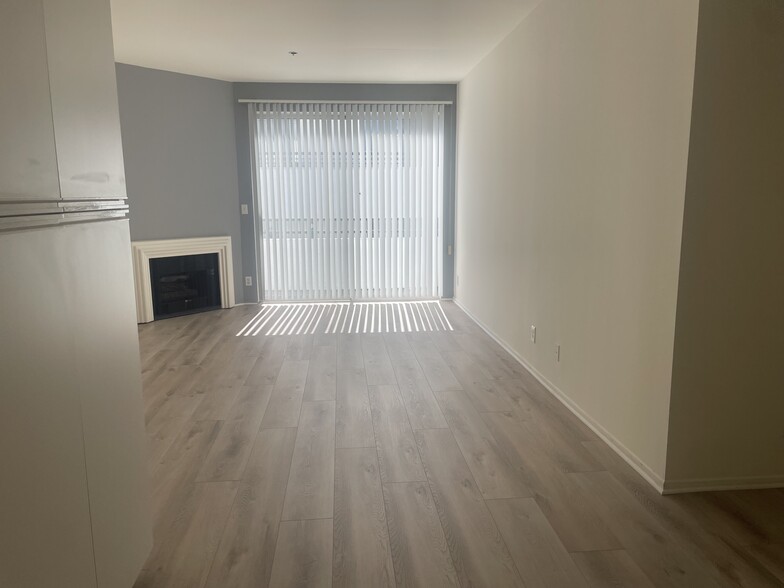 Building Photo - 10601 Wilshire Blvd