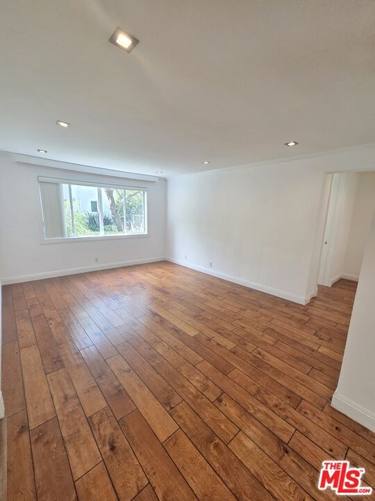 Building Photo - 142 San Vicente Blvd