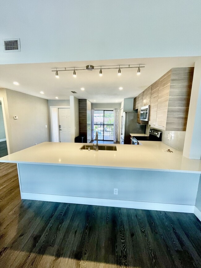 Building Photo - 15493 Admiralty Cir