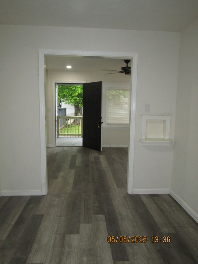 Building Photo - Great Home Located in the Lawton Heights A...