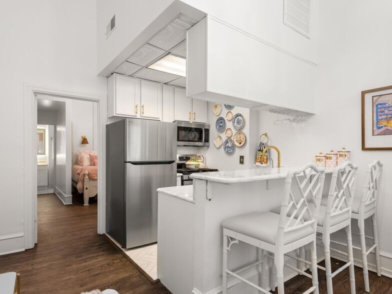 Building Photo - 2122 Spruce St