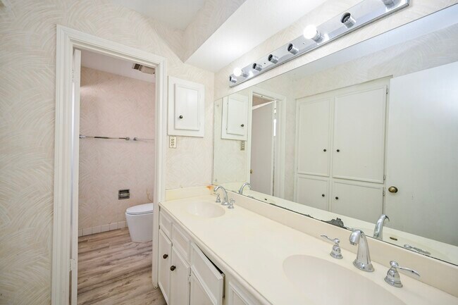 Building Photo - 7735 Quail Meadow Dr