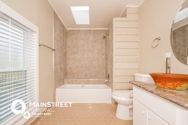 Building Photo - 5221 Island Dr