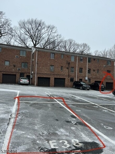Building Photo - 63 Troy Dr