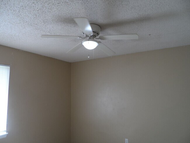 Building Photo - 2950 Norvell Ct