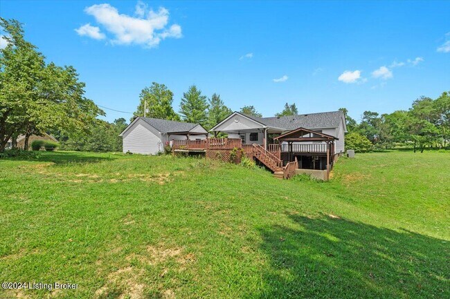 Building Photo - 250 Buck Knobs Rd