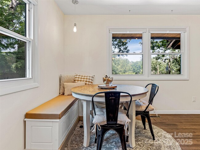 Building Photo - 44 Broadview Ave