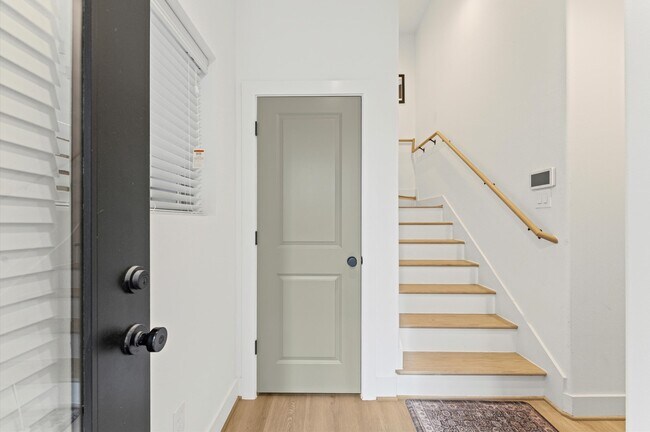 Building Photo - 2311 Eagle St