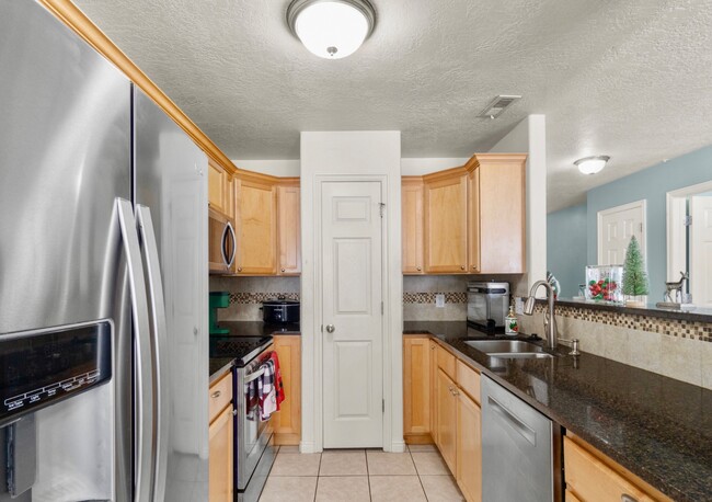 Building Photo - 10542 Sage Flats Way