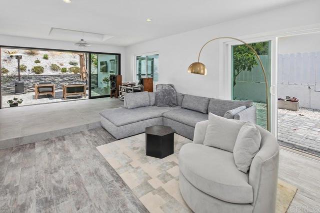 Building Photo - 6073 Avenida Chamnez