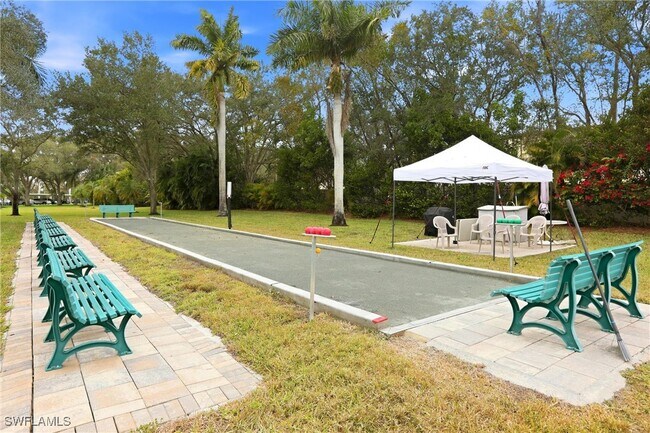 Building Photo - 7300 Glenmoor Ln