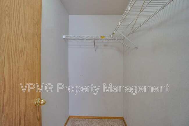 Building Photo - 5502 NE 89th Ave
