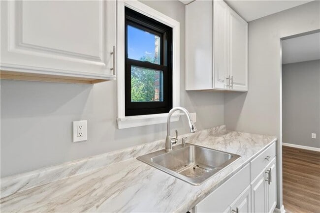 Building Photo - 238 Woodbridge Dr