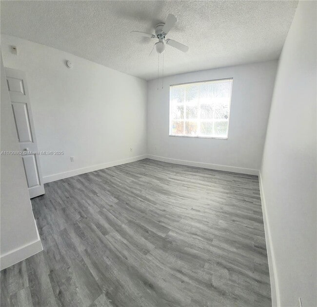 Building Photo - 2301 W Preserve Way