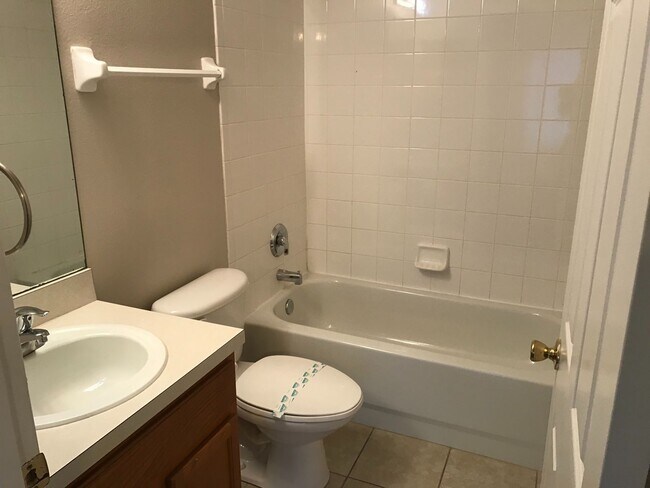 Building Photo - 3 Bedroom/3 Bath Townhouse  Summerport Community - Windermere!!!!