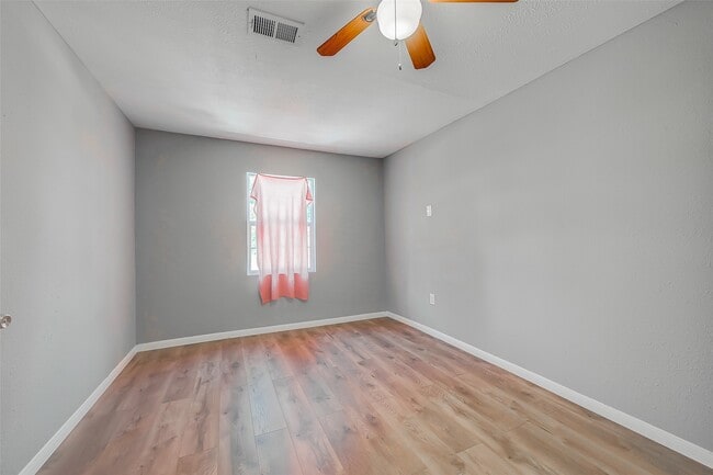 Building Photo - 6823 Goforth St