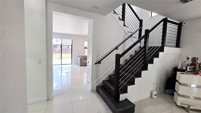 Building Photo - 10032 NW 87th Terrace