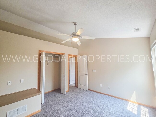 Building Photo - 15305 Townsend Ave