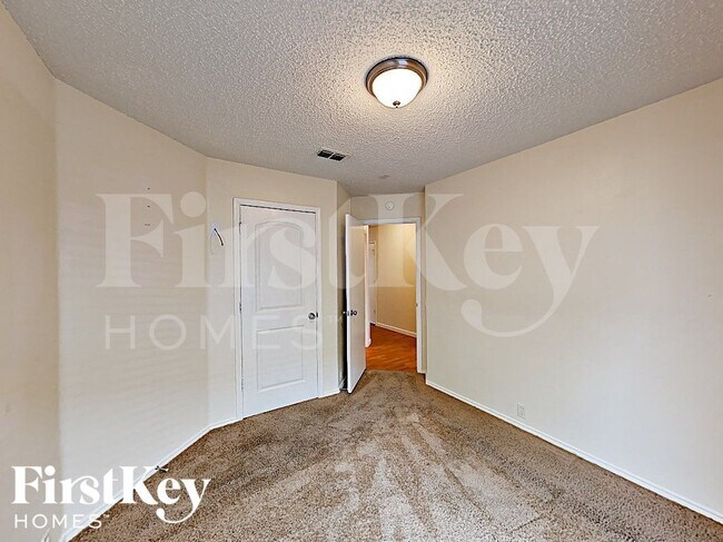 Building Photo - 1003 Prado Real Dr