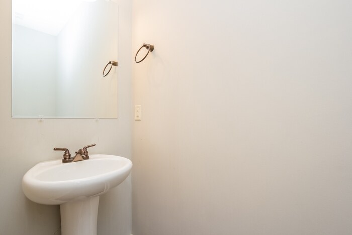 Building Photo - 333 Castle Top Ln SE