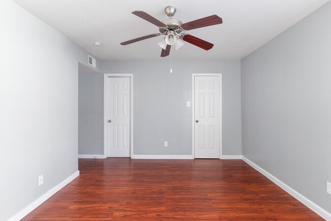 Building Photo - 12707 Bellaire Blvd