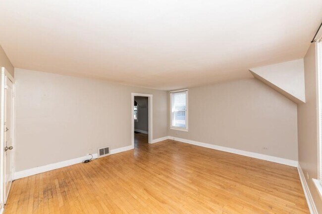 Building Photo - 2 bedroom in Chicago IL 60618