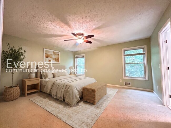 Building Photo - Beautiful 4 Bed/3 Bath Home with 3 Car Garage / Available Now!